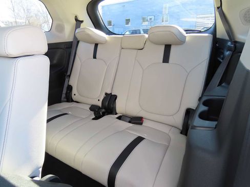 New 2026 Honda Pilot Touring image 16