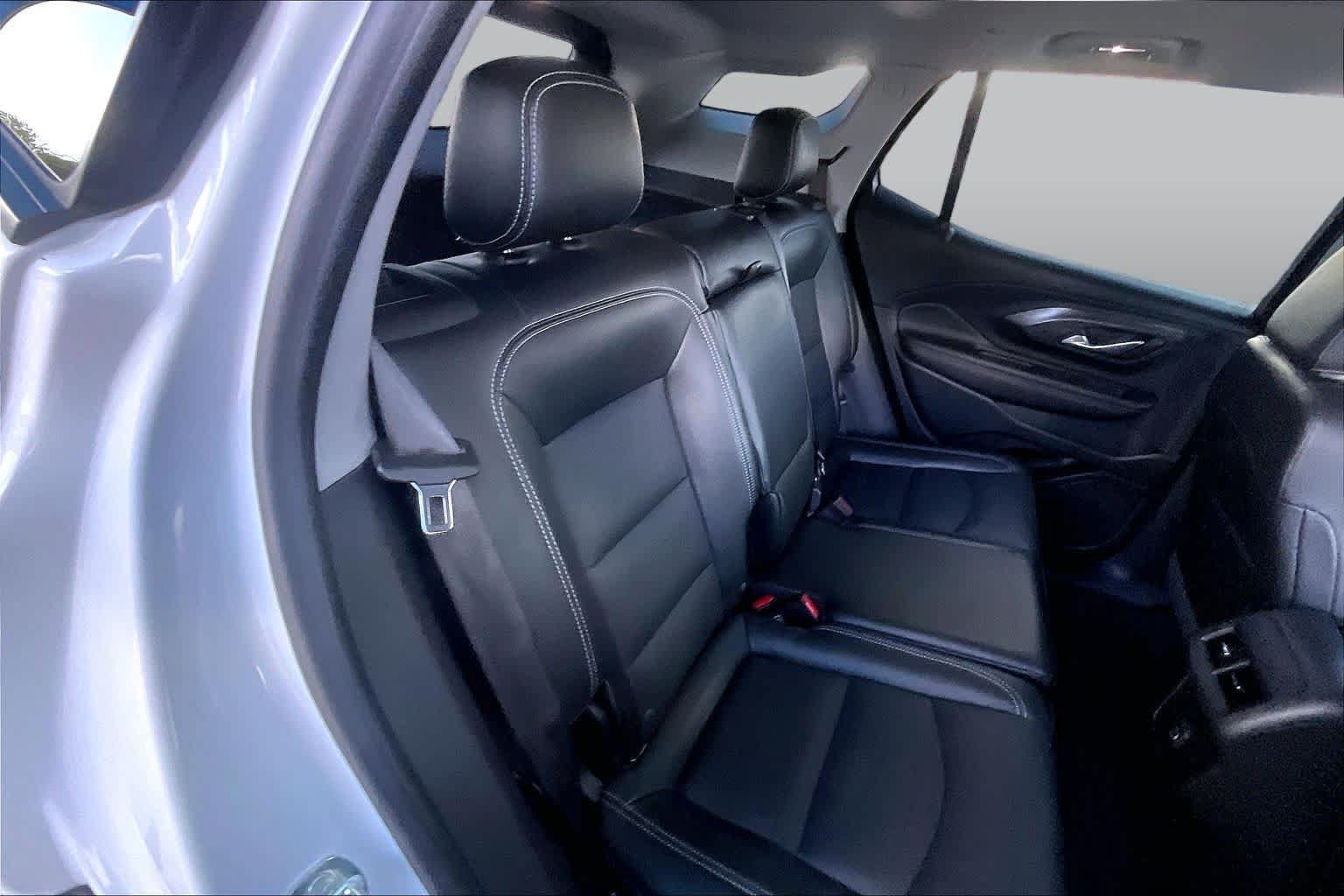 Used 2022 GMC Terrain SLT w/ Tech Package FWD image 20