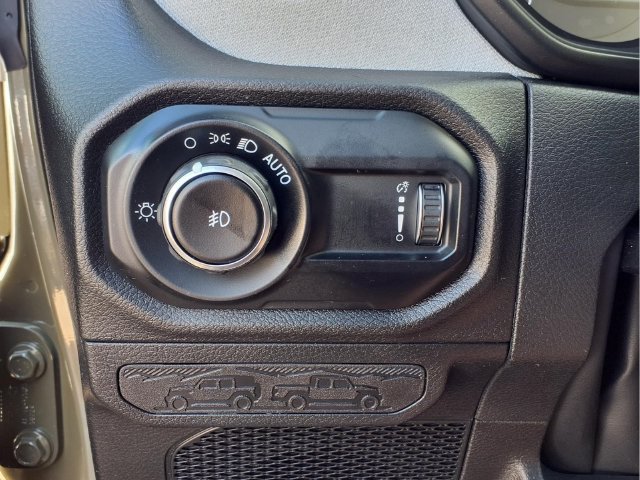 Used 2025 Jeep Wrangler Unlimited Sport AWD/4WD image 20