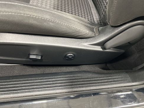 Used 2019 Dodge Challenger R/T w/ Blacktop Package image 11