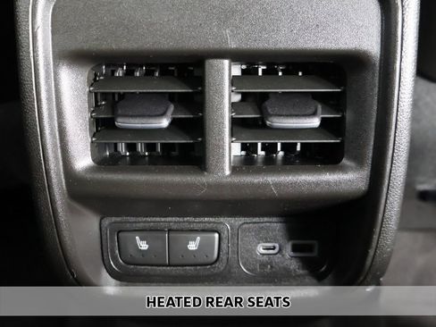 Used 2022 Cadillac XT4 Premium Luxury w/ Enhanced Visibility Package image 9