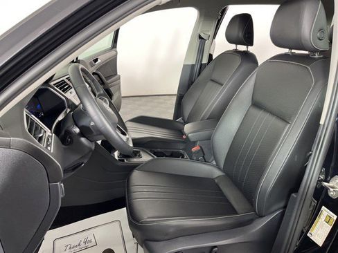 Used 2023 Volkswagen Tiguan SE image 14