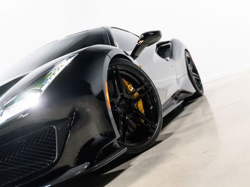 Used 2020 Ferrari 488 Pista image 5