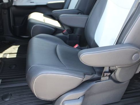 Certified 2026 Toyota Sienna XSE FWD image 31