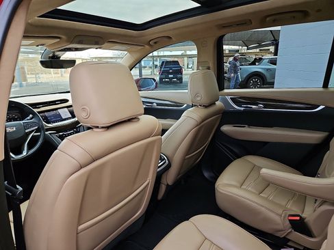 Used 2020 Cadillac XT6 Premium Luxury w/ Platinum Package image 7