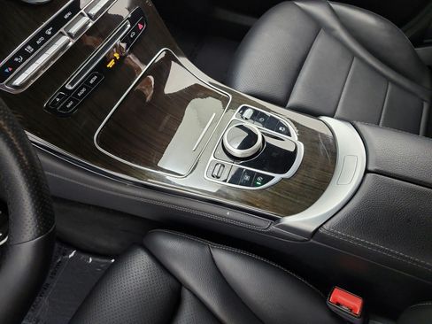 Used 2019 Mercedes-Benz GLC 300 image 11