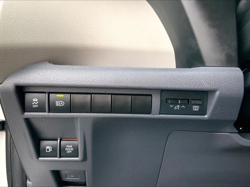 Used 2021 Toyota Sienna LE FWD image 30