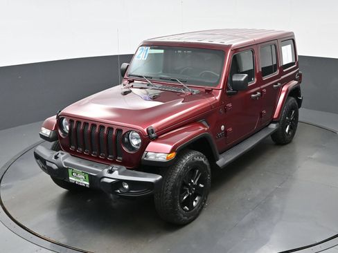 Used 2021 Jeep Wrangler Unlimited Sahara AWD/4WD image 34
