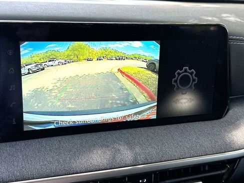 Used 2025 Nissan Kicks SV image 20