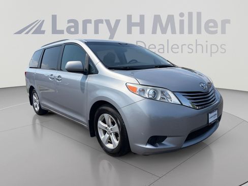 Used 2015 Toyota Sienna LE FWD image 7