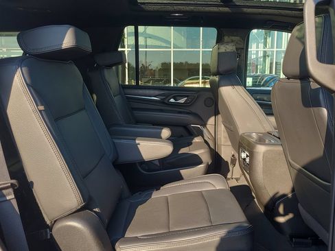 Used 2023 GMC Yukon Denali RWD image 18