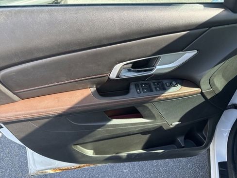 Used 2010 GMC Terrain SLT image 15