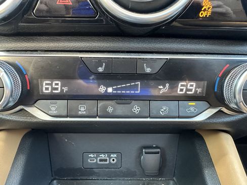 Used 2021 Nissan Sentra SV w/ SV Premium Package image 16