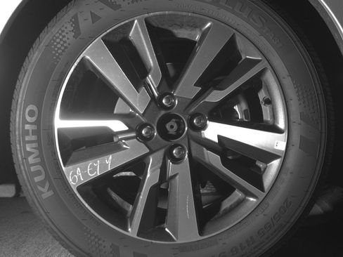 Used 2025 Nissan Versa SV image 13