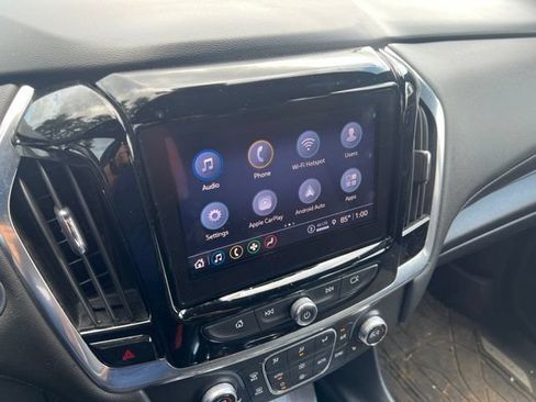 Used 2022 Chevrolet Traverse LT FWD image 12