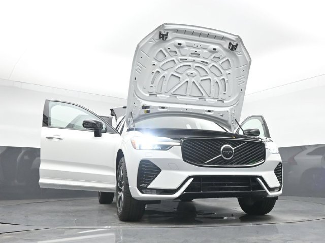 New 2026 Volvo XC60 B5 Core w/ Climate Package AWD/4WD image 55