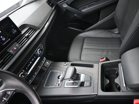 Used 2020 Audi Q5 e Premium Plus w/ Premium Plus Package AWD/4WD image 20