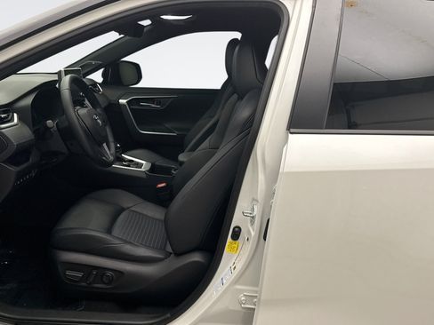 Used 2022 Toyota RAV4 XSE AWD/4WD image 11