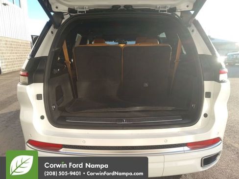 Used 2022 Jeep Grand Cherokee L Summit w/ Luxury Tech Group V image 27