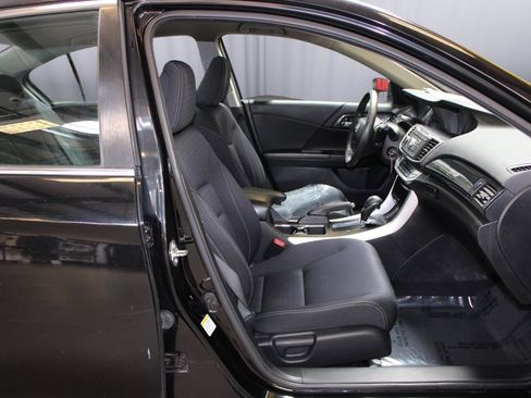 Used 2015 Honda Accord Sport image 38