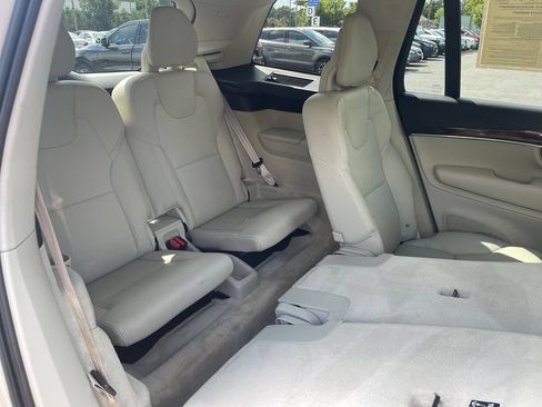 Used 2016 Volvo XC90 T6 Momentum w/ Momentum Plus Package AWD/4WD image 19