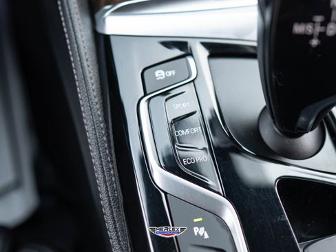 Used 2018 BMW 540i xDrive xDrive M-Sport w/ M Sport Package image 37