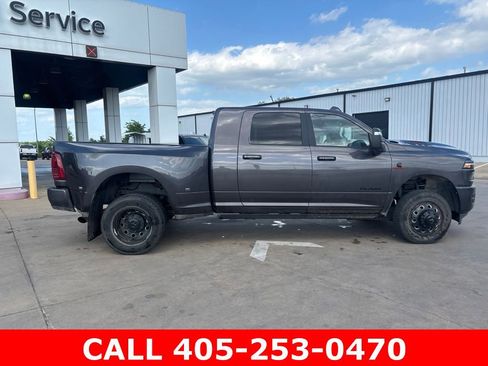 Used 2025 RAM 3500 Laramie AWD/4WD image 6