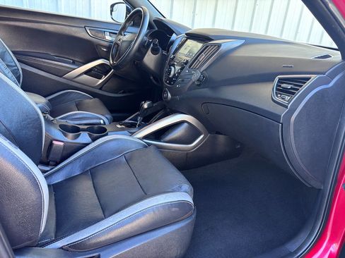 Used 2016 Hyundai Veloster Turbo w/ Option Group 04 FWD image 13