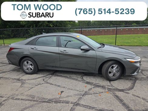 Used 2024 Hyundai Elantra SE FWD image 1