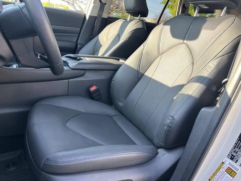 Used 2024 Toyota Grand Highlander Limited image 35