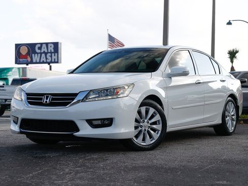 Used 2015 Honda Accord Touring image 1