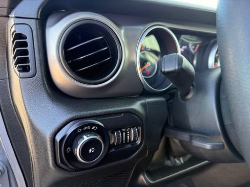 Used 2018 Jeep Wrangler Unlimited Sport AWD/4WD image 24