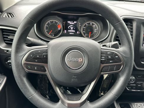 Used 2019 Jeep Cherokee Latitude w/ Popular Appearance Group FWD image 22