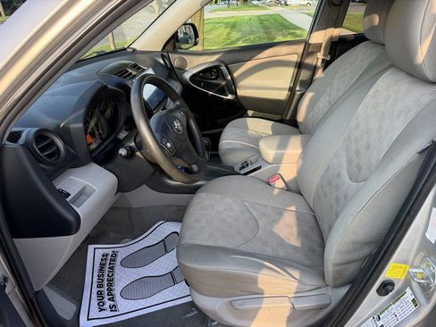 Used 2012 Toyota RAV4 4WD w/ Value Pkg image 9