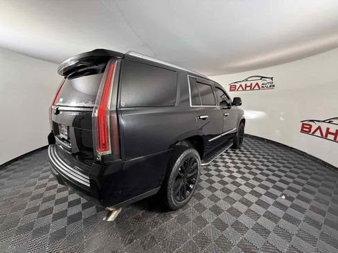 Used 2019 Cadillac Escalade Luxury image 11