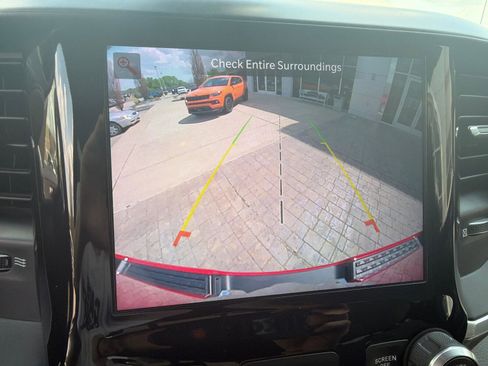 Used 2022 RAM 1500 Big Horn AWD/4WD image 18