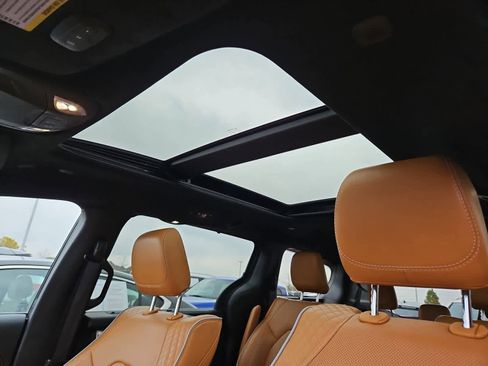 Used 2022 Chrysler Pacifica Pinnacle image 18