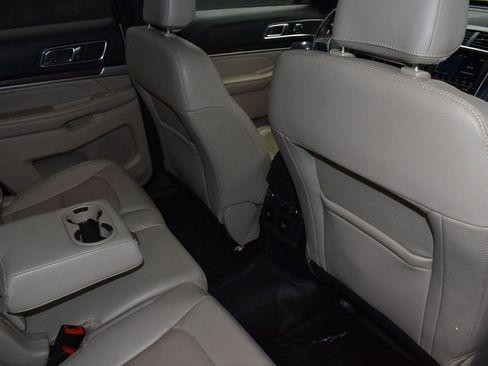 Used 2019 Ford Explorer Limited w/ Class III Trailer Tow Package image 21