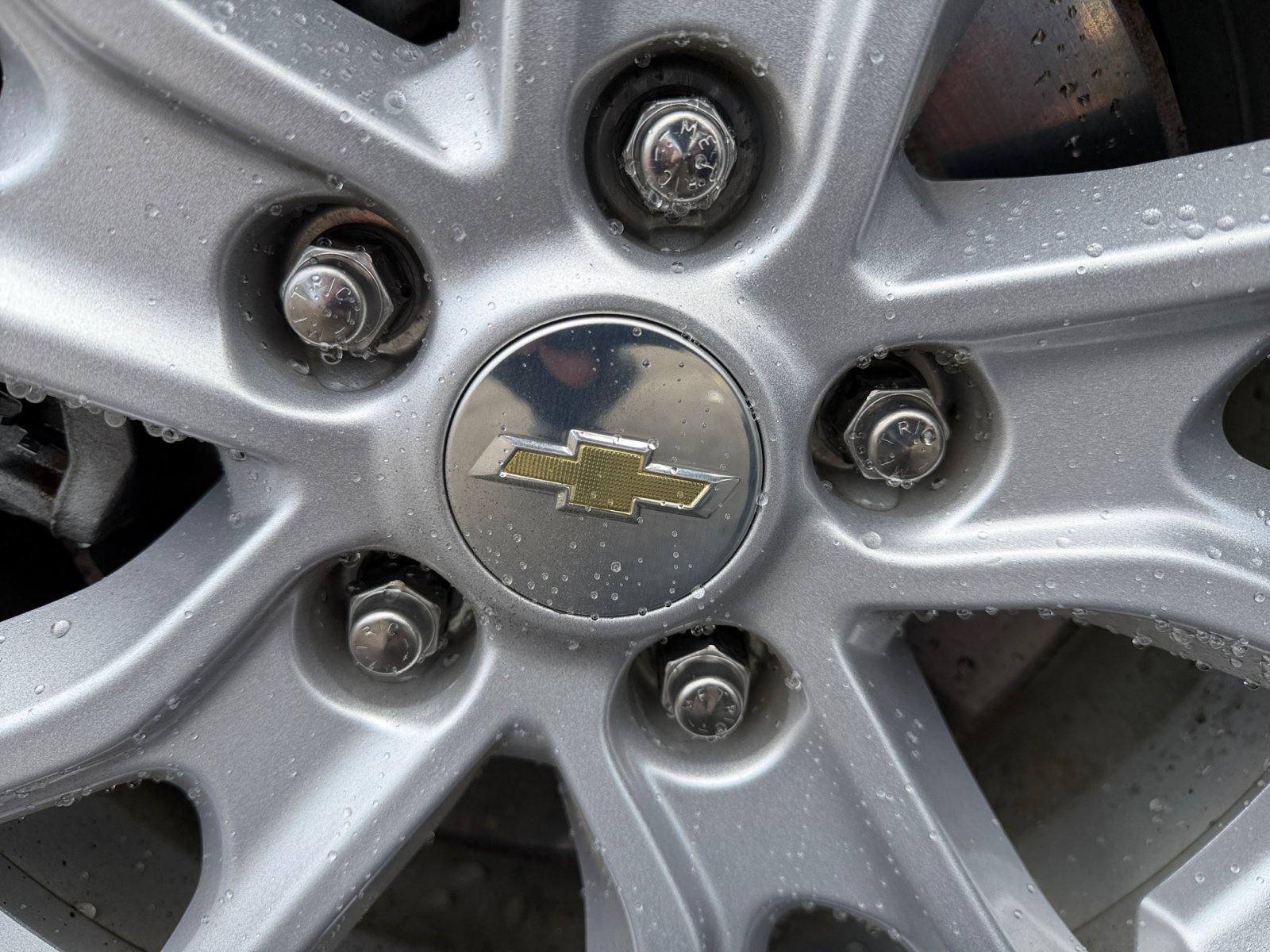 Used 2020 Chevrolet Equinox LS w/ LPO, Floor Liner Package AWD/4WD image 29