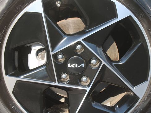 Certified 2025 Kia Soul EX FWD image 17