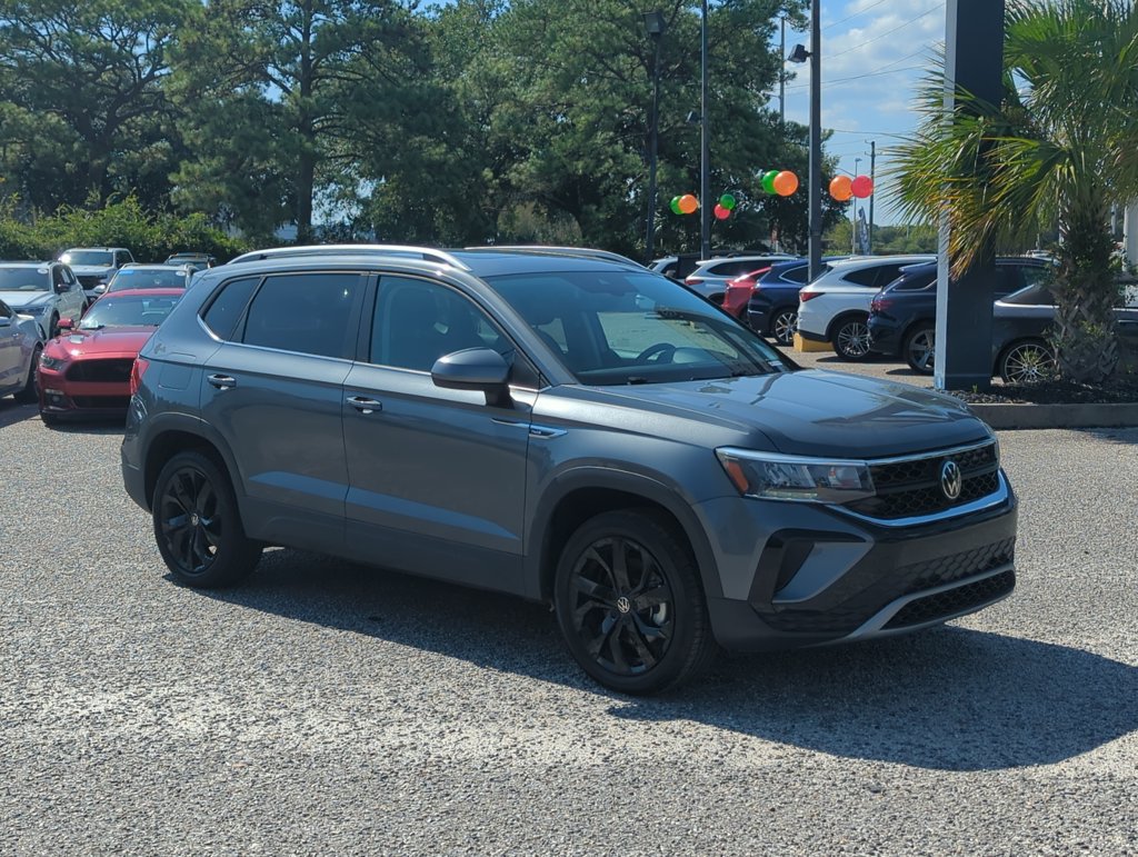 Certified 2023 Volkswagen Taos SE w/ Panoramic Sunroof Package FWD image 9