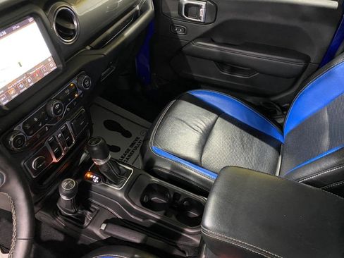 Used 2020 Jeep Wrangler Unlimited Sahara AWD/4WD image 18