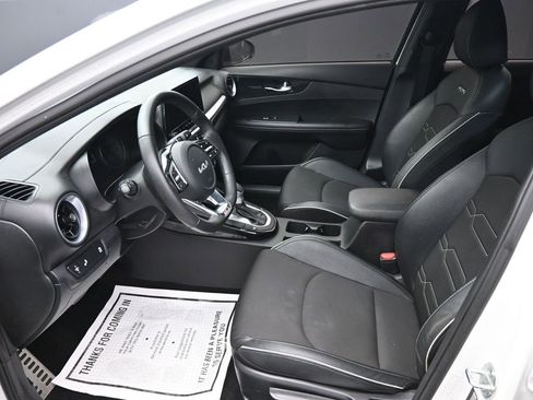 Used 2022 Kia Forte GT-Line w/ GT-Line Premium Package image 11