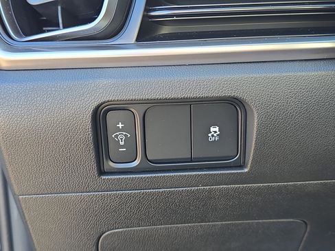 Certified 2025 Kia Sorento S image 31