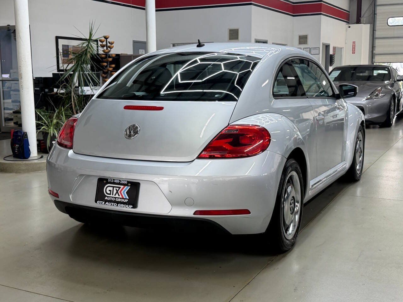 Used 2012 Volkswagen Beetle 2.5 FWD image 2