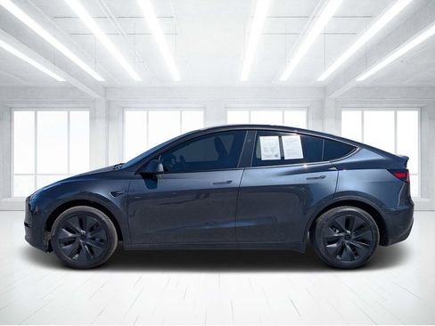 Used 2025 Tesla Model Y Long Range image 6
