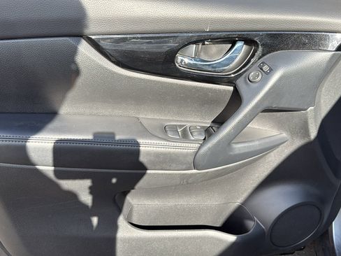 Certified 2021 Nissan Rogue Sport SV image 6