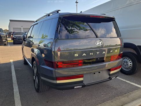 Used 2024 Hyundai Santa Fe Limited FWD image 2