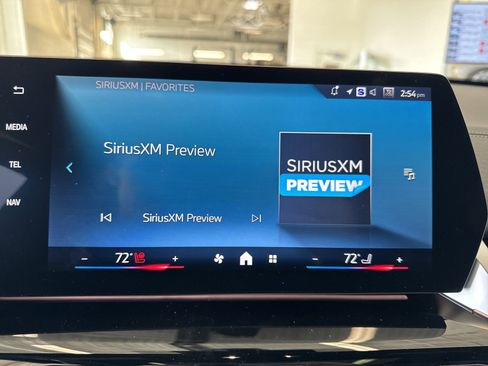 Used 2025 BMW X2 xDrive28i w/ Convenience Package image 24