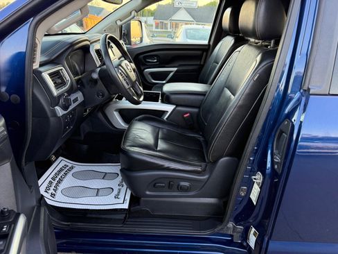 Used 2017 Nissan Titan PRO-4X w/ Pro-4x Convenience Package image 9